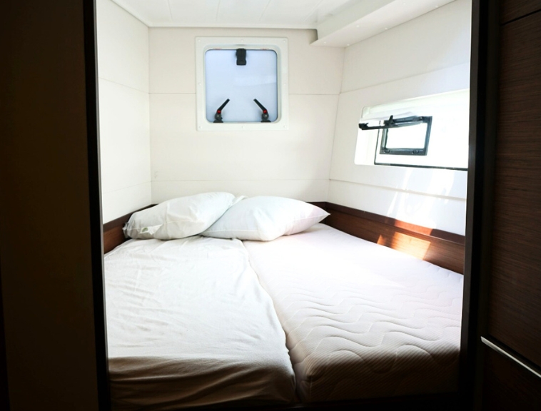 cabine avant lagoon 40